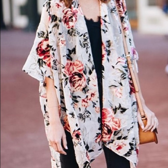 Floral velvet kimono - Picture 3 of 3